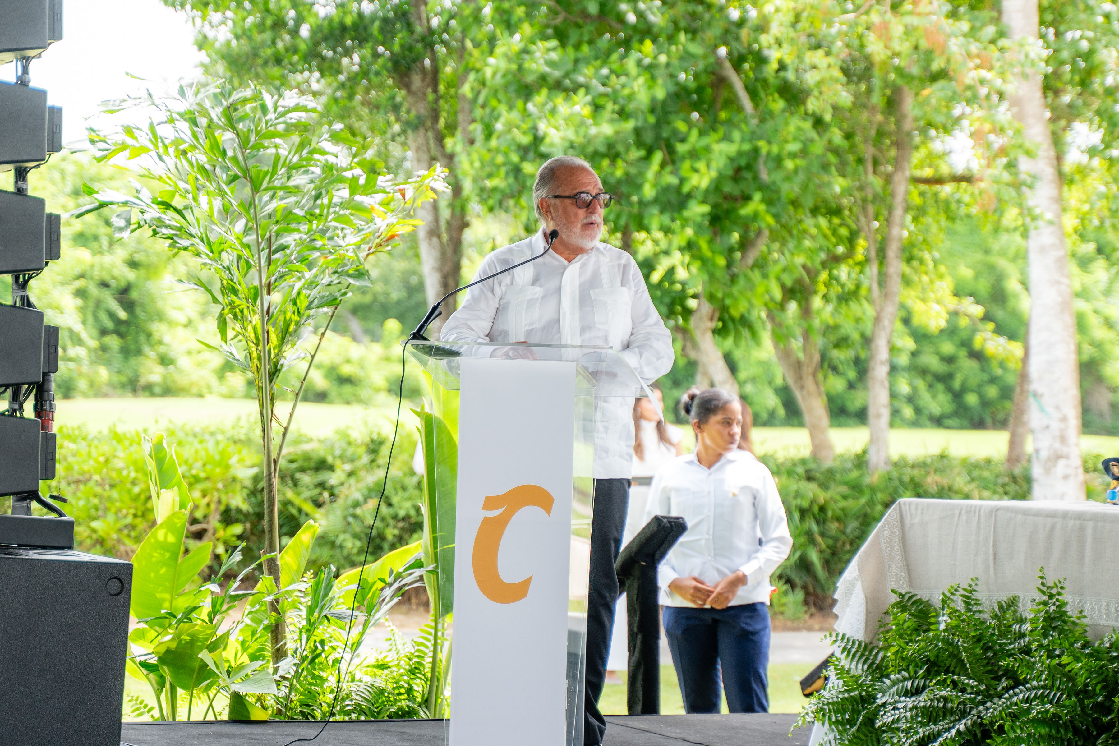 Presentación institucional durante un evento de Cana Rock